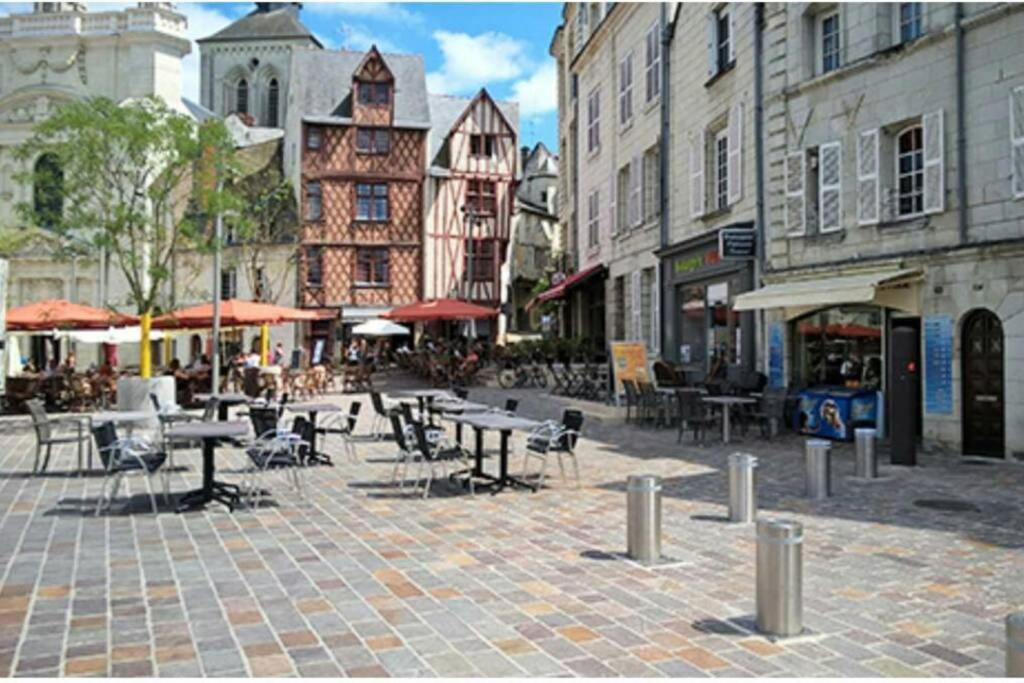Appart Centre Ville Bords De Loire Saumur Exterior foto